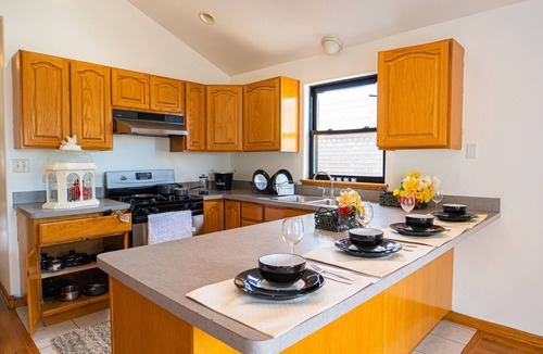 Summit Apartment | Beautiful & Romantic Apartment In Midway!