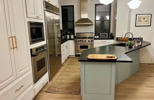 Oak Park House | Beautiful, spacious 5-bedroom house in downtown Oak Park very close to Chicago