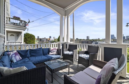 Milwaukee Villa | Beautiful Victorian, Amazing View!