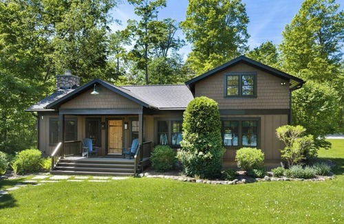 Bay Harbor Cottage | Beautifully remodeled Walloon Lake Cottage!