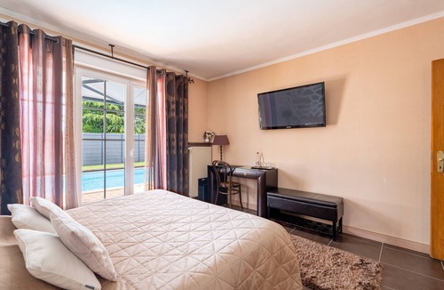 Hochfelden Bed & Breakfast | Bed and Breakfast 'Béatrice - Bien Être' with Shared Pool, Shared Terrace and Wi-Fi