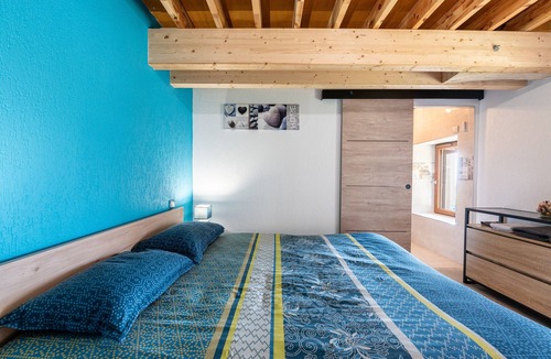 Moye House | Bed and breakfast "Chambre Bleue" with Mountain View, Private Terrace and Shared Garden