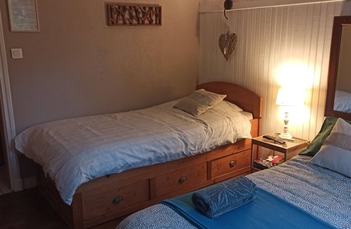 Neuilly Bed & Breakfast | Bed and breakfast in Garennes sur Eure at Le Havre de paix for up to 3 people