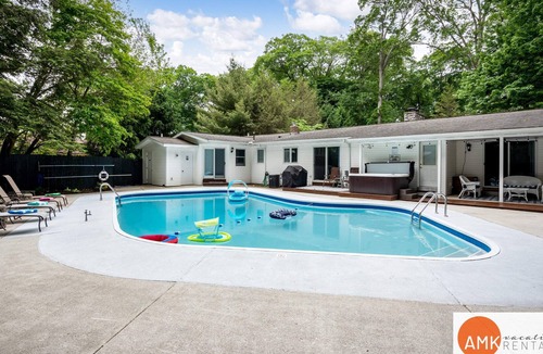 Waukazoo Woods House | Beechwood Poolside Retreat - Private Pool/Hot Tub