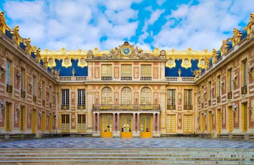 Sevres Apartment | Before making request, read my profile host at bottom of page # House, garden, Eiffel Tower, Palace of Versailles