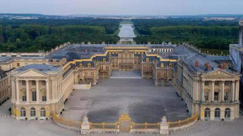 Sevres Apartment | Before making request, read my profile host at bottom of page # House, garden, Eiffel Tower, Palace of Versailles