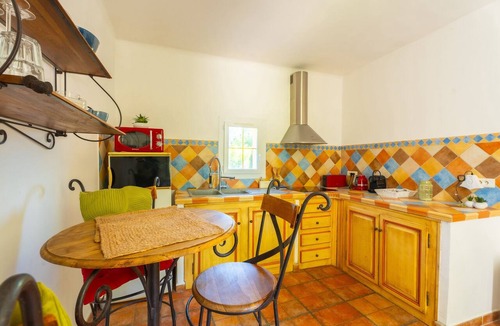 Grans House | Belle Villa Provençale Dans Parc Paysagé Avec Piscine/sauna/balnéo + Dépendances