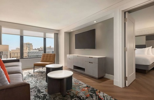 Streeterville Hotel | Best Stay! 3 Relaxing Units, Onsite Pool, Parking, Near Art Institute of Chicago