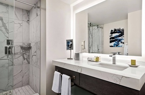 Streeterville Hotel | Best Stay! 3 Relaxing Units, Onsite Pool, Parking, Near Art Institute of Chicago