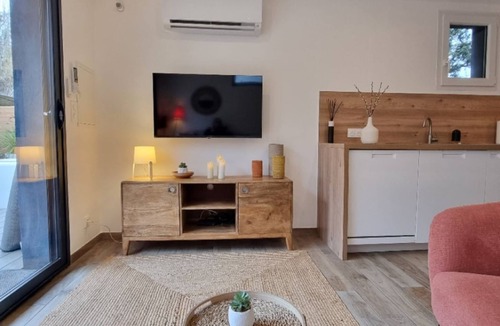 Cabries House | Between Aix-en-Pce and Marseille, fully-equipped detached house, swimming pool