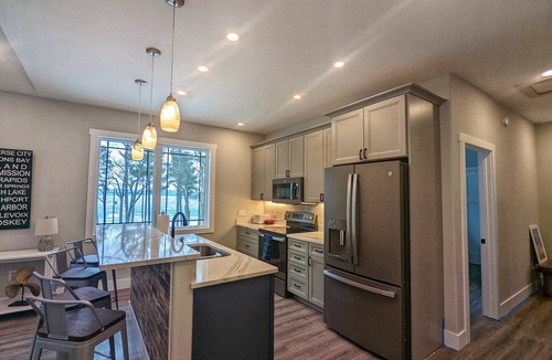Glen Arbor House | Big Glen Lake Estate · Beach House + Main Home · Hot Tub · Sleeps 14