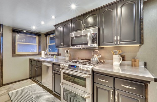 Charlevoix House | Black Duck-located on the S. Arm of Lake Charlevoix, Private dock and hot tub