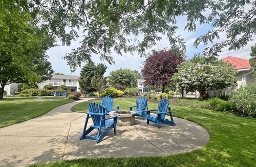 Douglas House | Blue Star Cabana: Swimming Pool, Dog Friendly, Walk to Douglas, Fun Condo