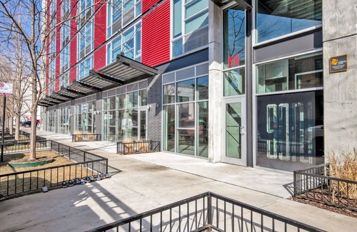 River North Apartment | Blueground | Goose Island, view, nr Lincoln Park