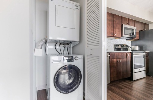 Near North Side Apartment | Blueground | Near North, fitness center, nr Riverwalk