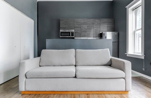 South Loop Apartment | Blueground | South Loop, city view, nr Grant Park