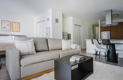 Streeterville Apartment | Blueground | Streeterville, rooftop, pool, nr Pier