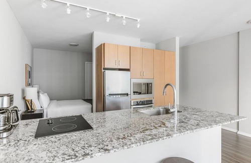 Streeterville Apartment | Blueground | Streeterville, pool & gym, nr Pier