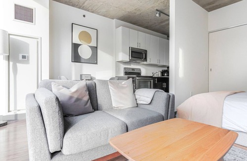 West Loop Gate Apartment | Blueground | West Loop Gate, pool, nr Union Station