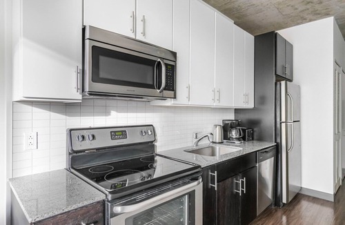 West Loop Gate Apartment | Blueground | West Loop Gate, pool, nr Union Station