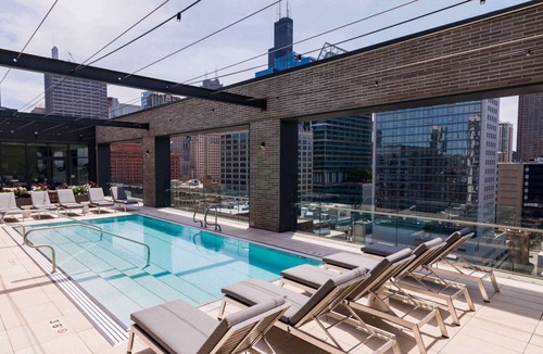 West Loop Gate Apartment | Blueground | West Loop, rooftop pool & gym