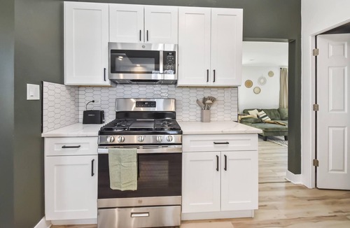 Peoria Heights House | Boho Heights Hideaway: Spacious 4 BR - 2 BA - NEWLY REMODELED! Fully Fenced!