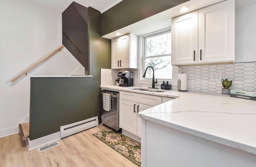 Peoria Heights House | Boho Heights Hideaway: Spacious 4 BR - 2 BA - NEWLY REMODELED! Fully Fenced!