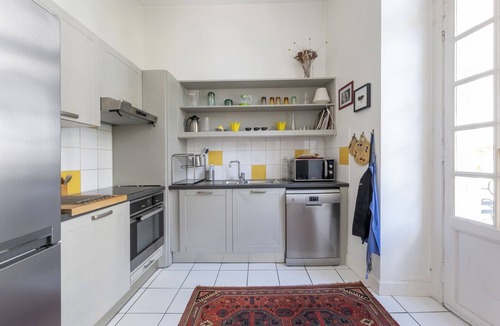 Saint-Michel Apartment | Bordeaux historic center balcony and parking 20€/d