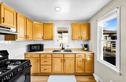 Peoria Heights House | Boutique 1BR near Dining & Hospital. Office. Garage.