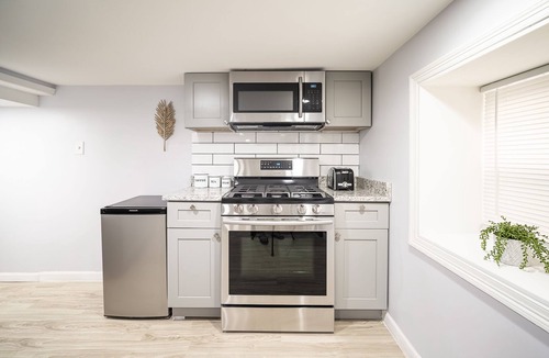 Logan Square Apartment | BR - ❤️ Modern and Comfy 1BR Apartment in Logan Square!