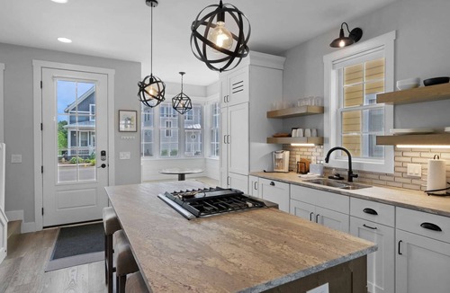 Ottawa House | Breathtaking Harbor Views