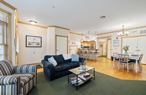 Sheboygan Villa | Breezy Beach | Villa 75 Steps from Lake Michigan