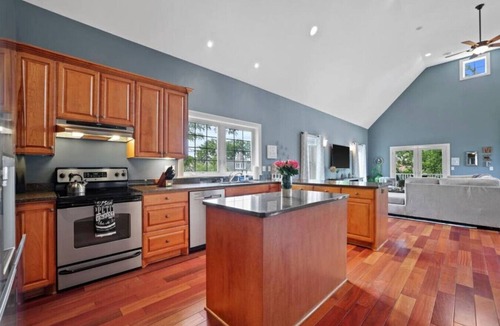 Brewers Hill Condo | Brewers Hill Belle, 2 bed + Loft & balcony