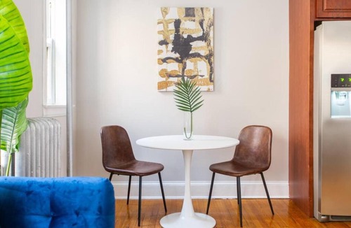 Ravenswood Apartment | Bright and Spotless 1BR Apt In Lincoln Square EA4