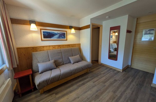 Plagne 1800 Apartment | Bright apartment near slopes, pool access, pets allowed