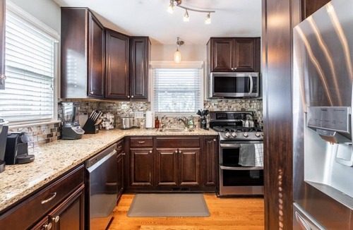 Plymouth House | Bright, Beautiful & Cozy 4BR/2BA Plymouth Getaway!