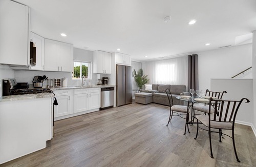Evanston Apartment | Bright & Modern 2-Story Near Northwestern