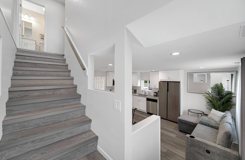 Evanston Apartment | Bright & Modern 2-Story Near Northwestern