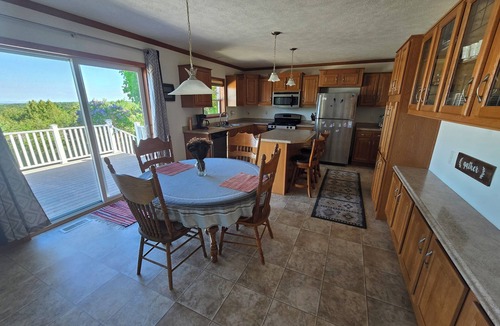 Allouez House | Bumbletown Scenic View Stay