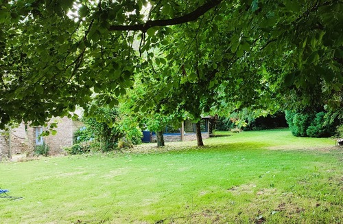Motreff RV Rental | Camping 5 min Carhaix. Vieilles Charrues and other festivals. shuttle included