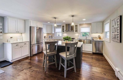 Lake Geneva House | Captain Cook, Hot Tub, Sleeps 9