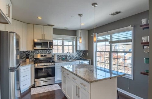 Wasco House | Casa de Chicago in Schaumburg!