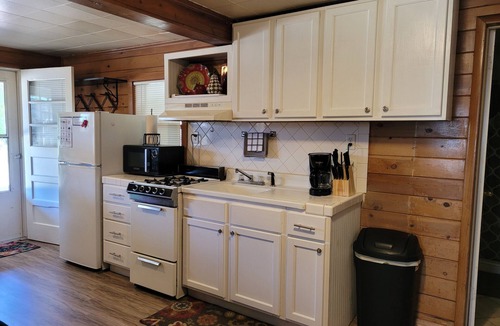 Newaygo Cottage | Castaways Cottage on Croton Pond (#1)