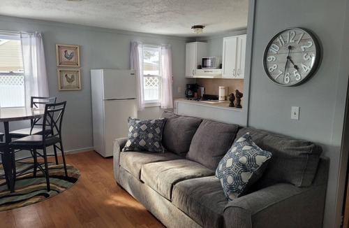 Newaygo Cottage | Castaways Cottage on Croton Pond #3