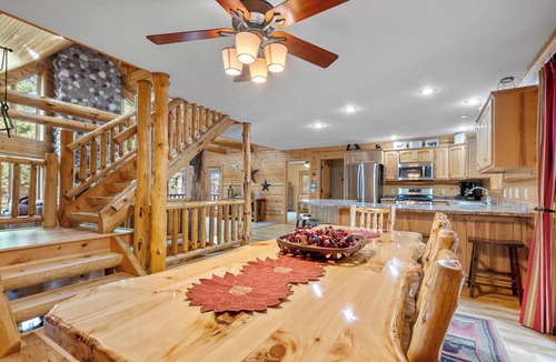 Friendship Cabin | Castle Rock Lake|Private Chef|Games-Bar|Fireplaces|Fire Pits