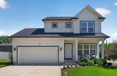 Cedar Lake House | Cedar Lake 4br Home For 8 W/Lake Views 4 Bedroom Home