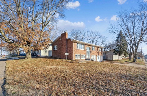 Davenport House | Central Davenport Modern 3BR