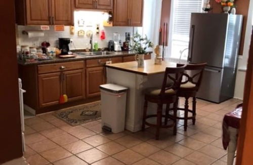 Davenport Apartment | Centrally located, completely remodeled Full Apt unit
