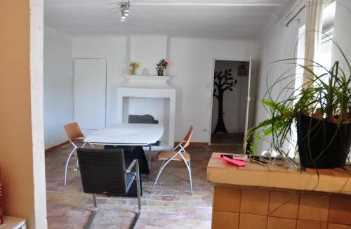 Peynier Apartment | CEZANNe