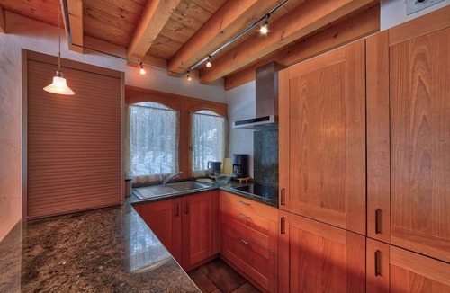 Chamonix-Mont-Blanc Ski Chalet | Chalet Coralie 3 Bed Chalet with Garden Near Grand Montets